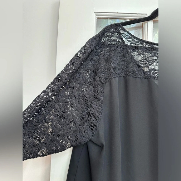 Torrid Black Georgette Lace Sleeve Blouse Plus Size 3XL - Picture 6 of 12